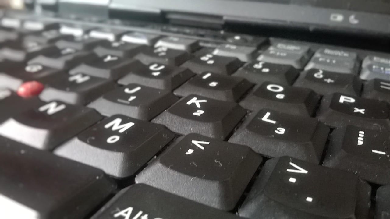 cyborg4-keyboard-277437_1280